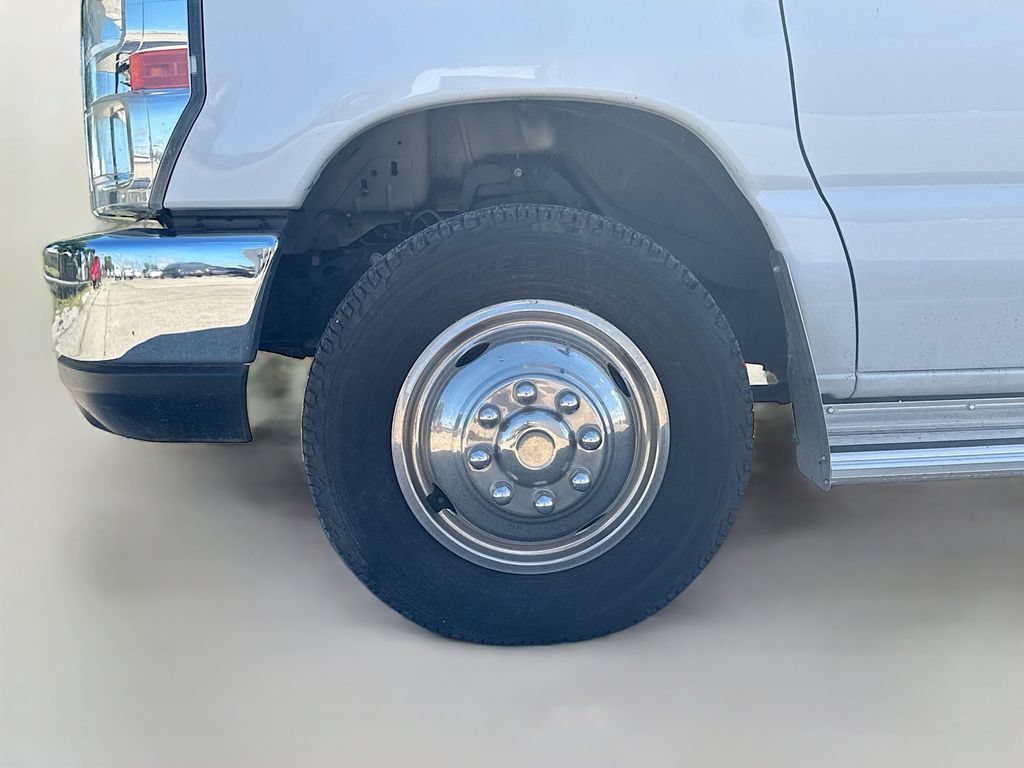 Used 2008 Ford E-350 and Econoline 350 Super Duty RWD image 26
