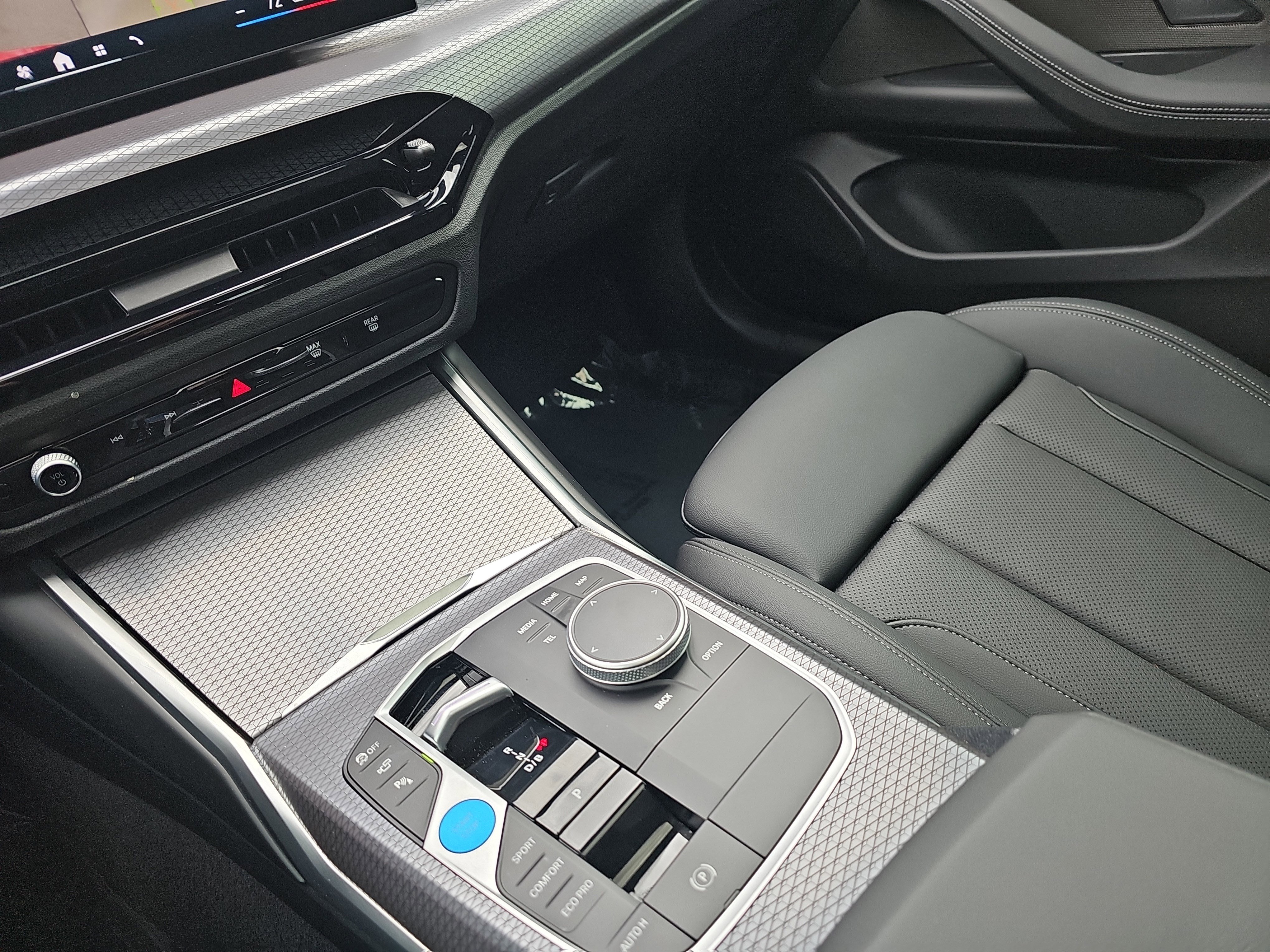 Certified 2025 BMW i4 eDrive40 w/ Premium Package RWD image 27