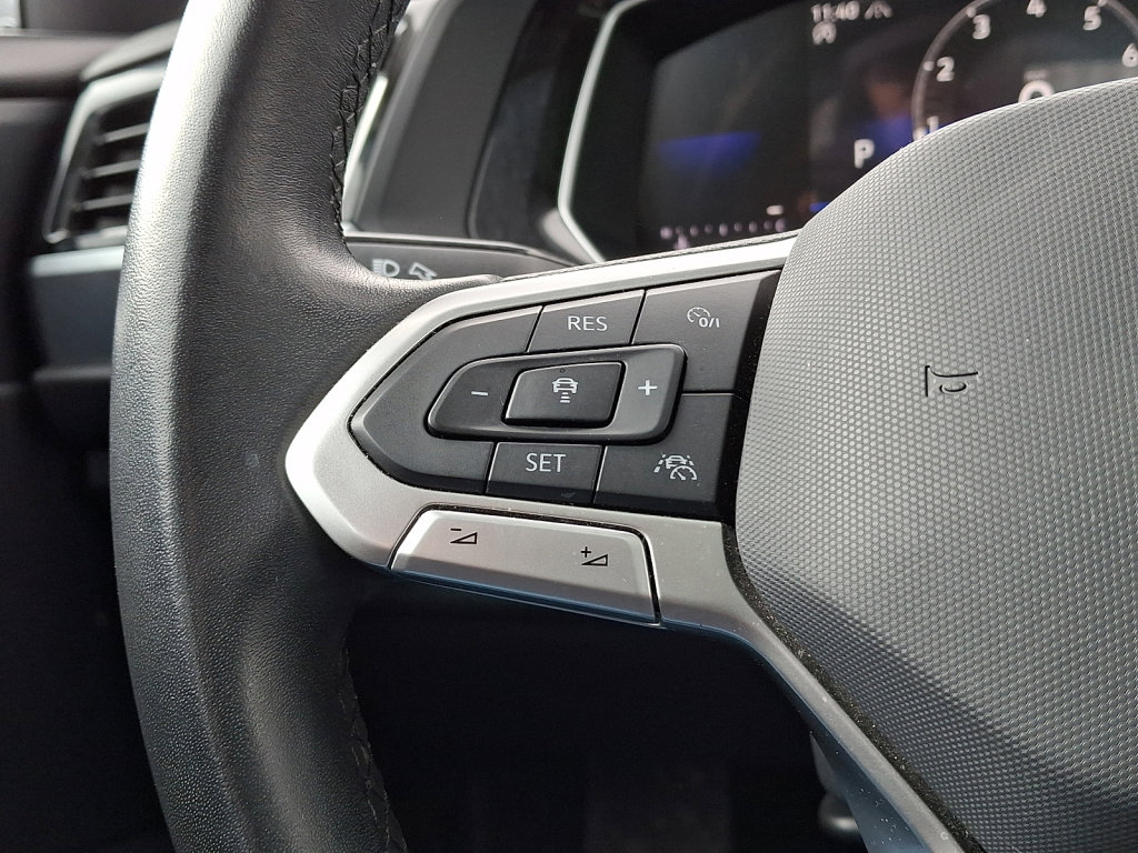 Used 2024 Volkswagen Jetta SE image 27