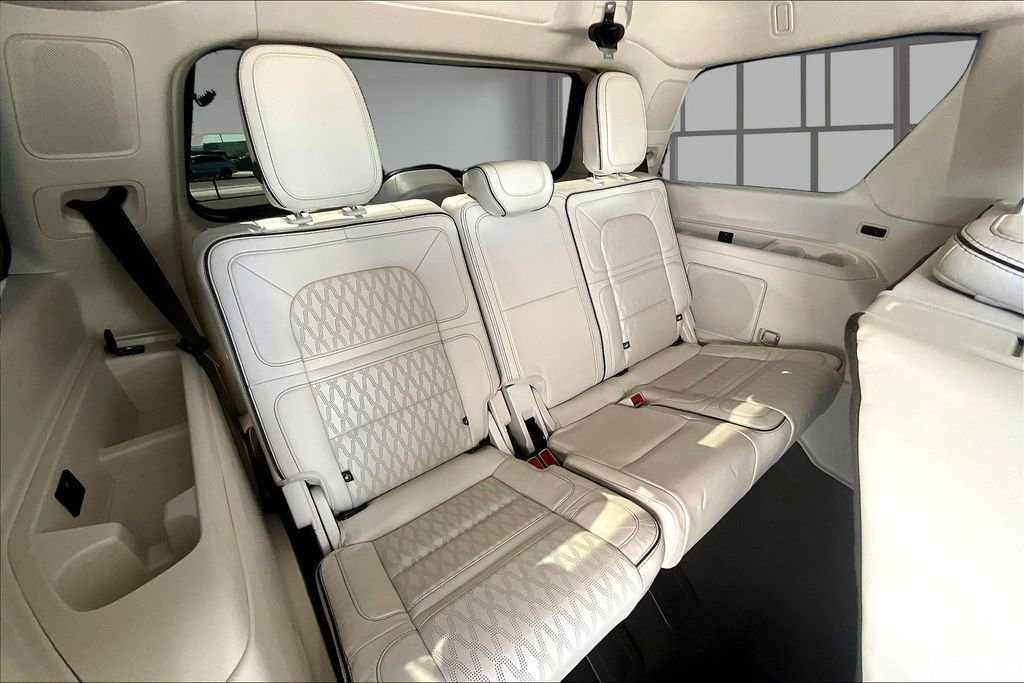 Used 2022 Lincoln Navigator Black Label AWD/4WD image 29