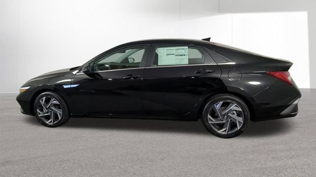 New 2026 Hyundai Elantra Limited FWD image 6