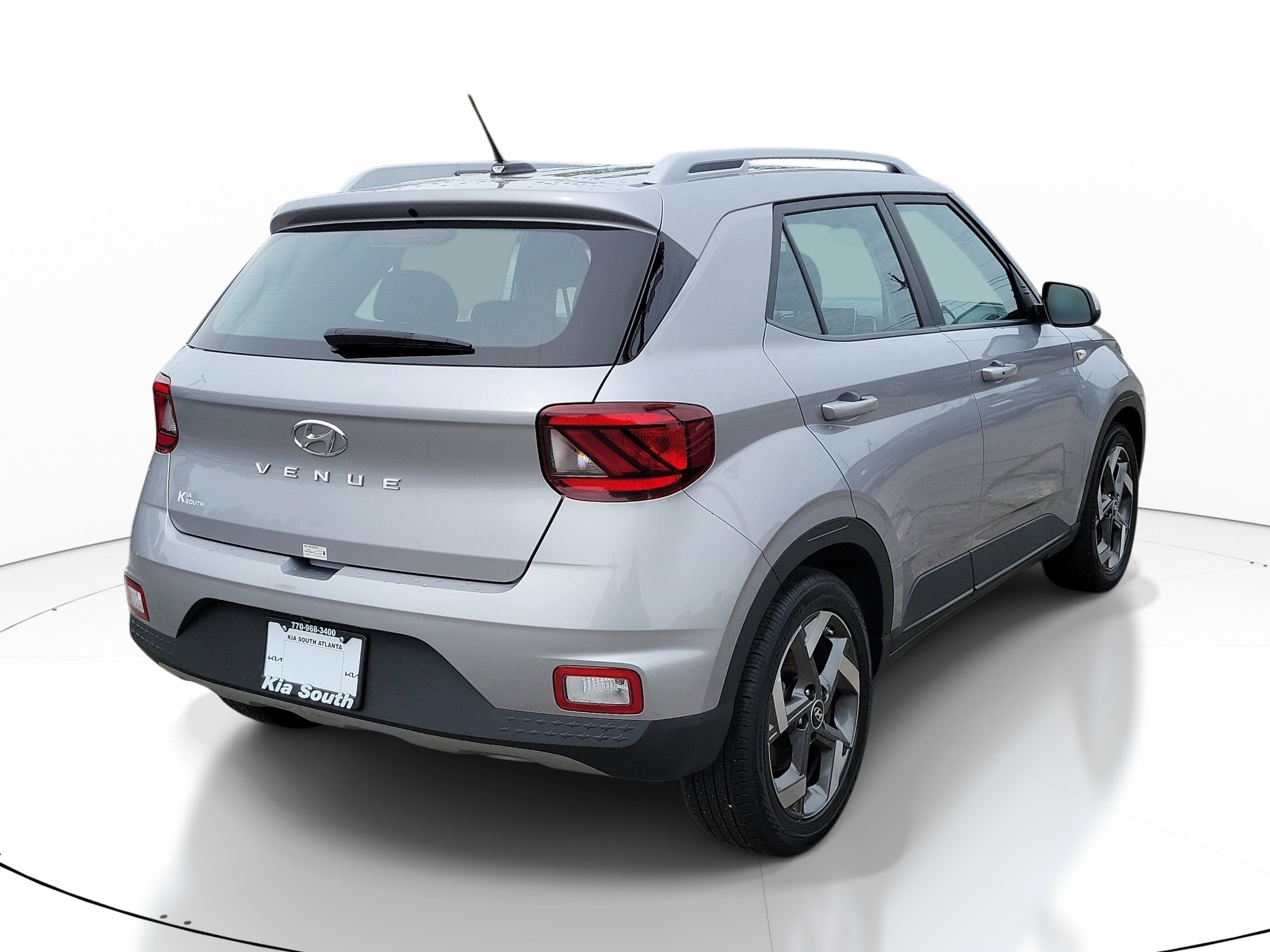 Used 2025 Hyundai Venue SEL FWD image 6