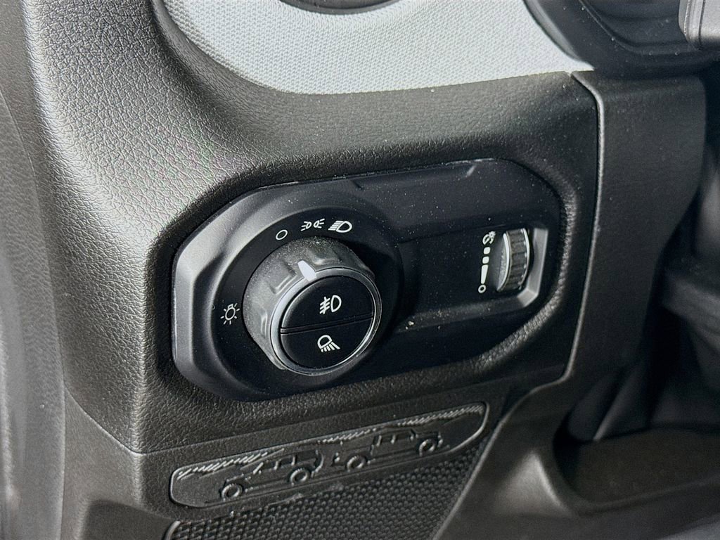 Used 2024 Jeep Gladiator Sport image 18