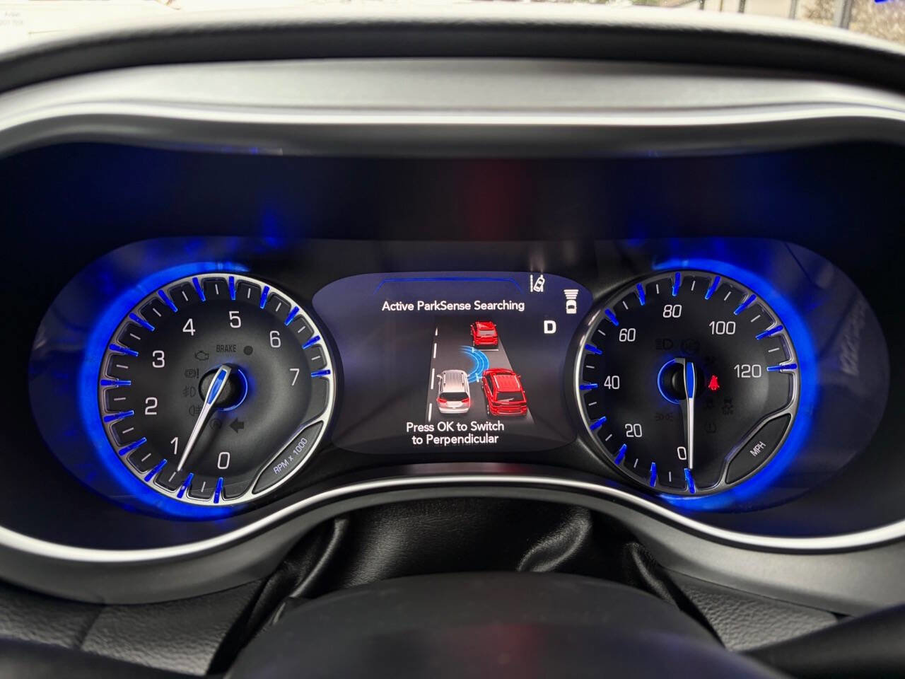 Used 2019 Chrysler Pacifica Touring-L w/ Advanced Safetytec Group FWD image 22