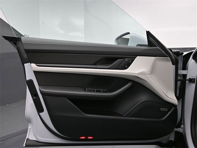 Used 2025 Porsche Taycan GTS image 13