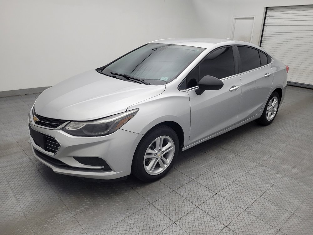 Used 2016 Chevrolet Cruze LT FWD image 2