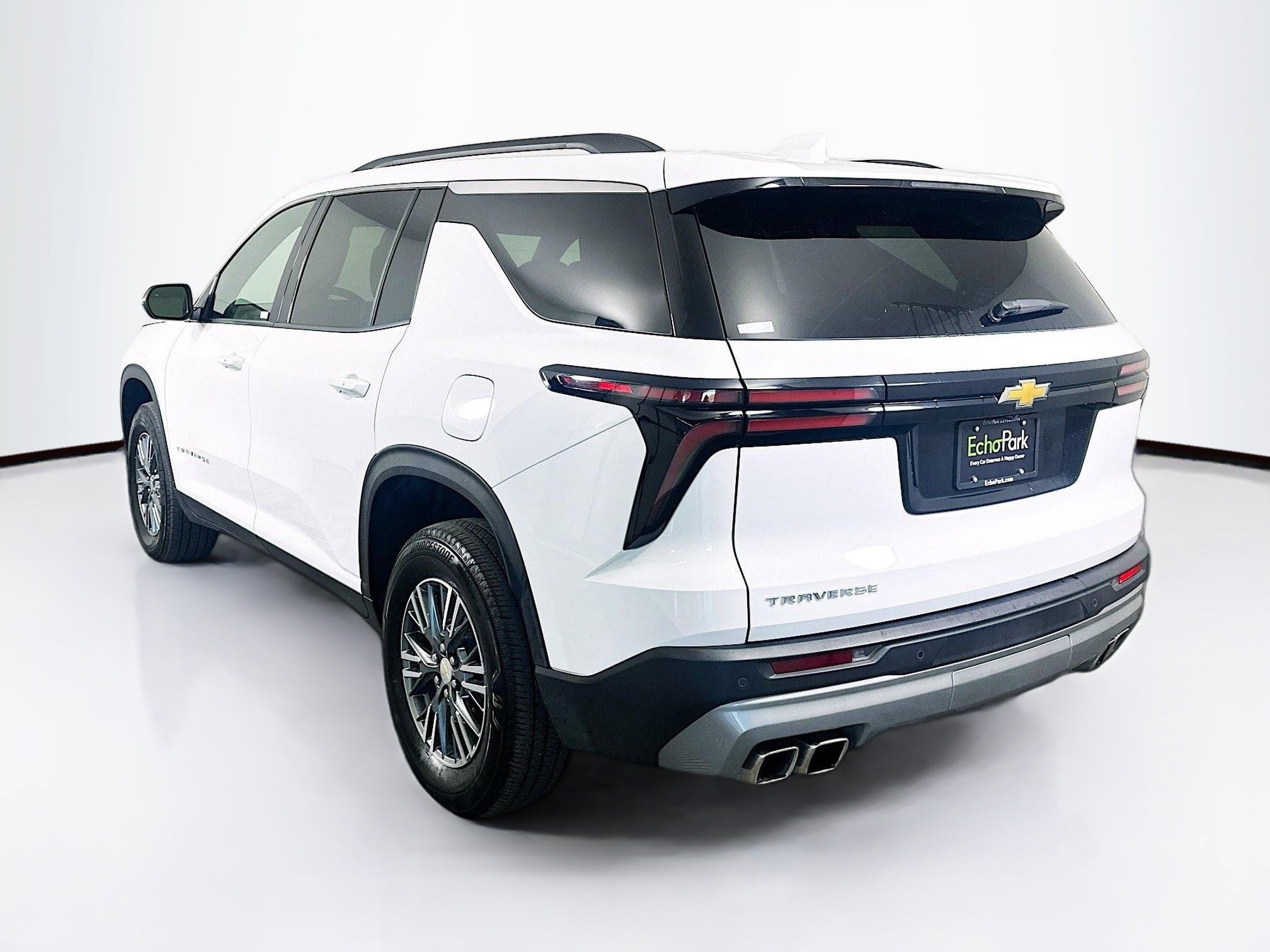 Used 2025 Chevrolet Traverse LT image 5