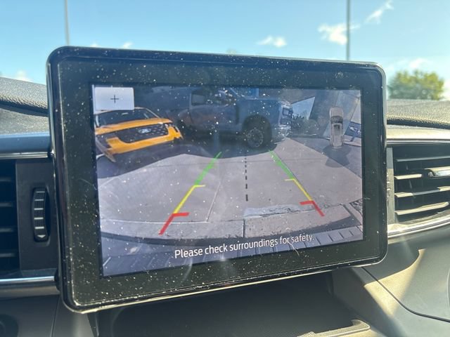 Used 2023 Ford Explorer XLT w/ Equipment Group 202A AWD/4WD image 24