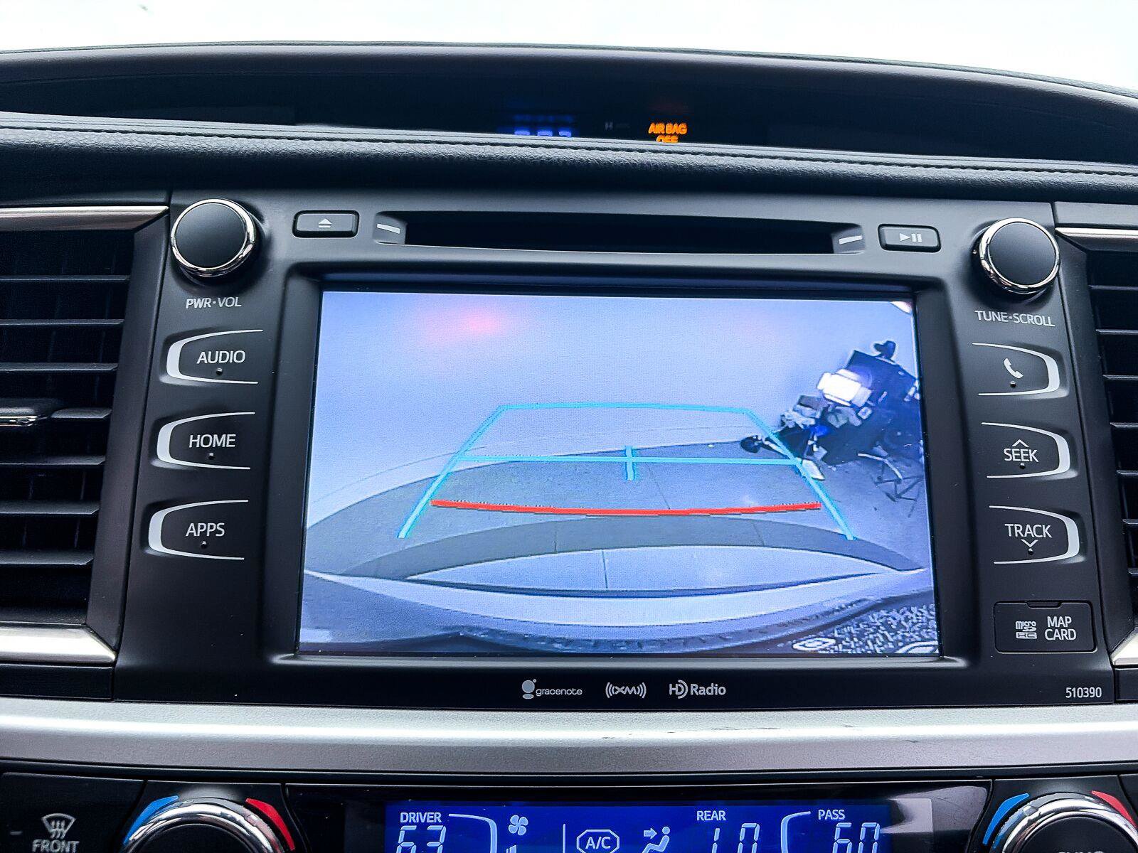Used 2019 Toyota Highlander XLE FWD image 6