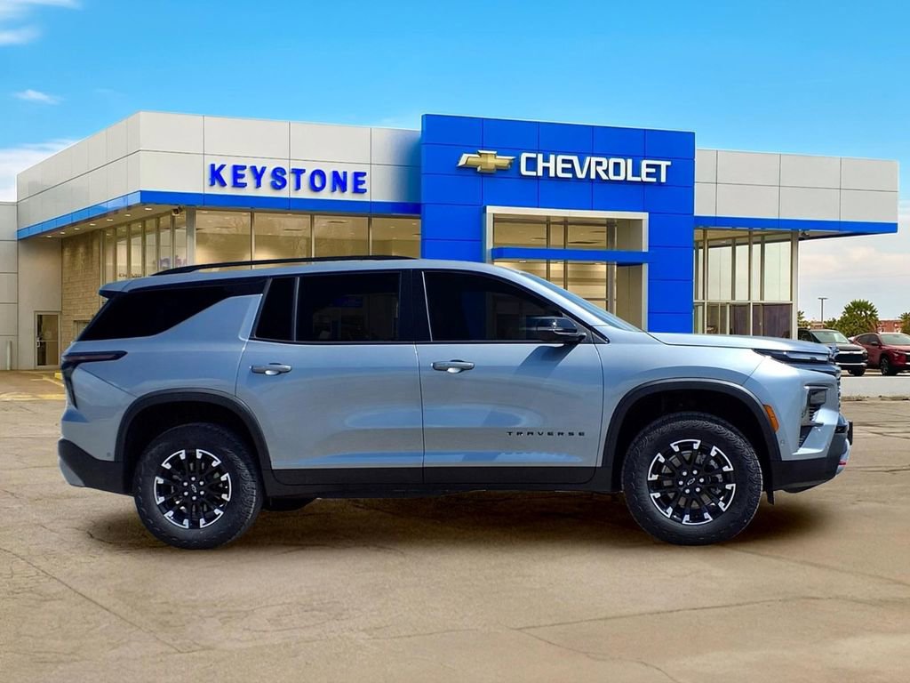 Used 2026 Chevrolet Traverse Z71 w/ Enhanced Driving Package AWD/4WD image 8