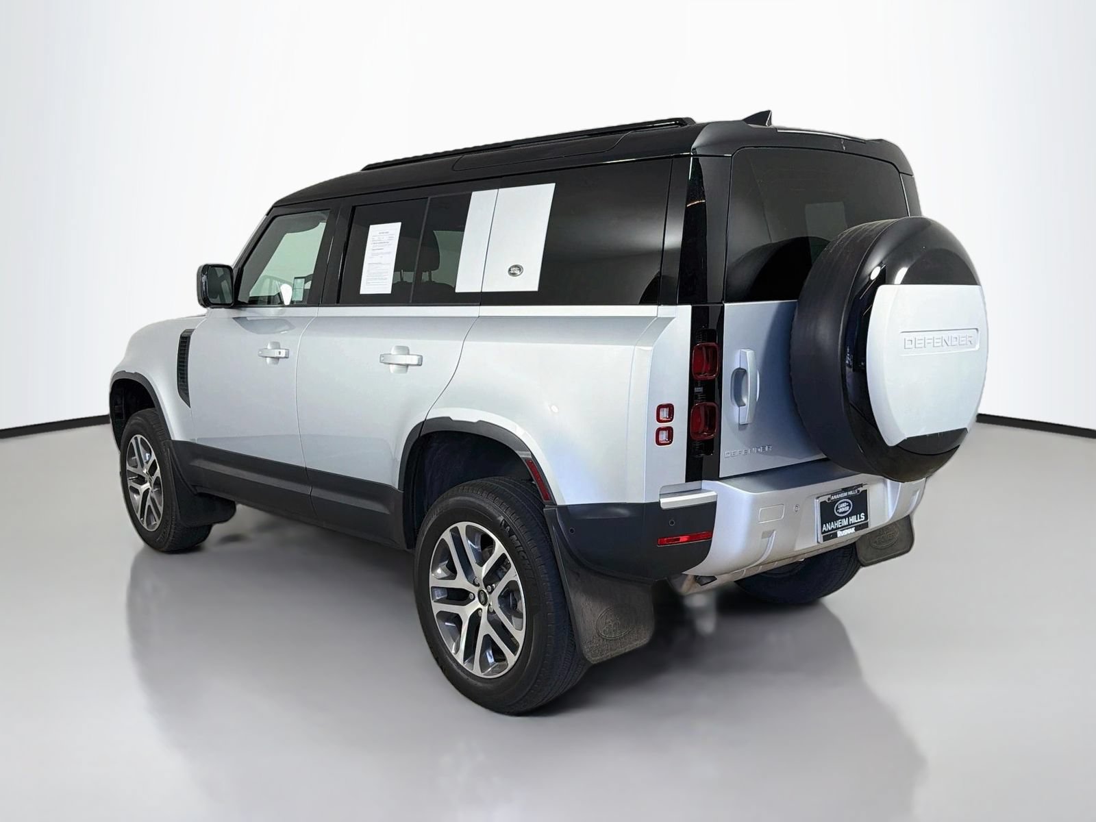 Used 2024 Land Rover Defender 110 S AWD/4WD image 3