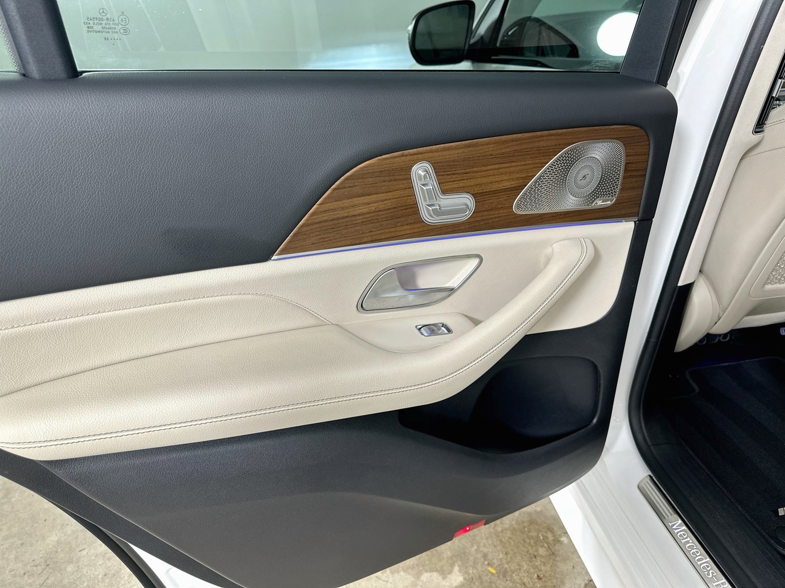 Used 2022 Mercedes-Benz GLS 450 4MATIC image 35