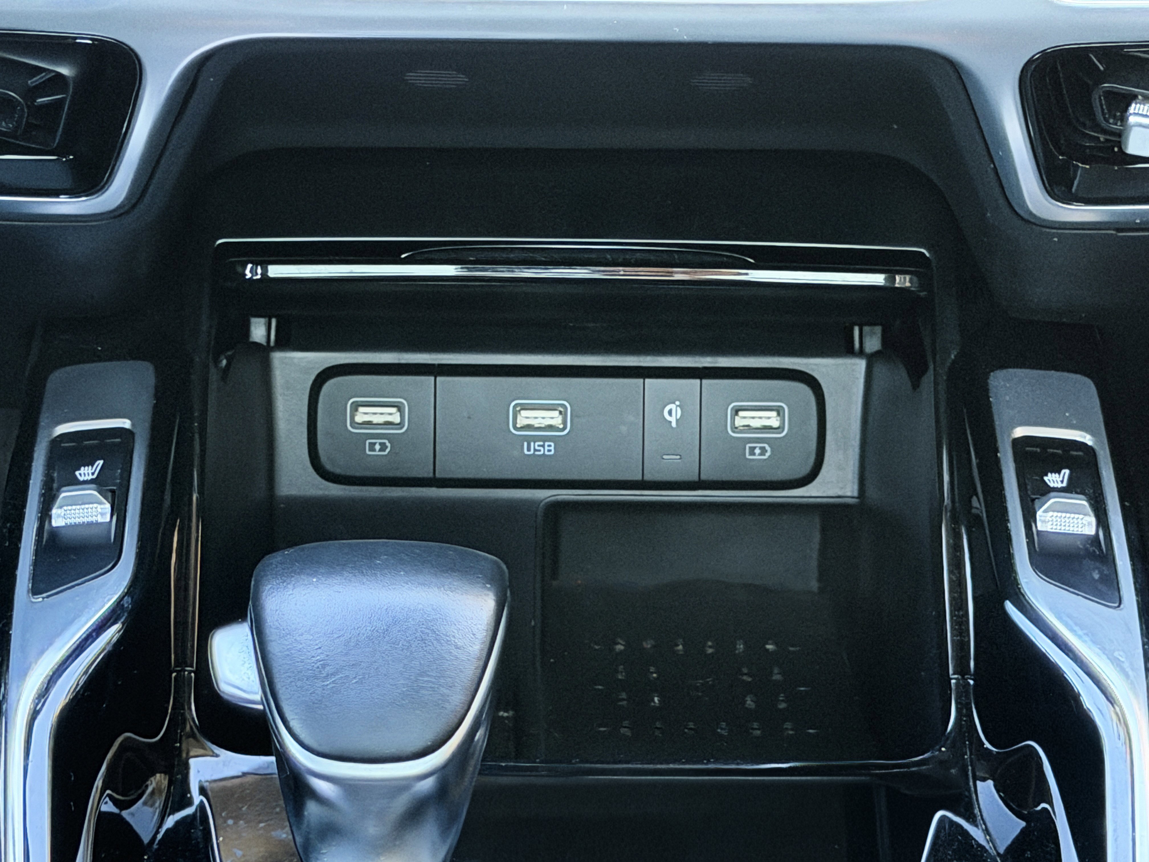 Used 2022 Kia Sorento SX image 11