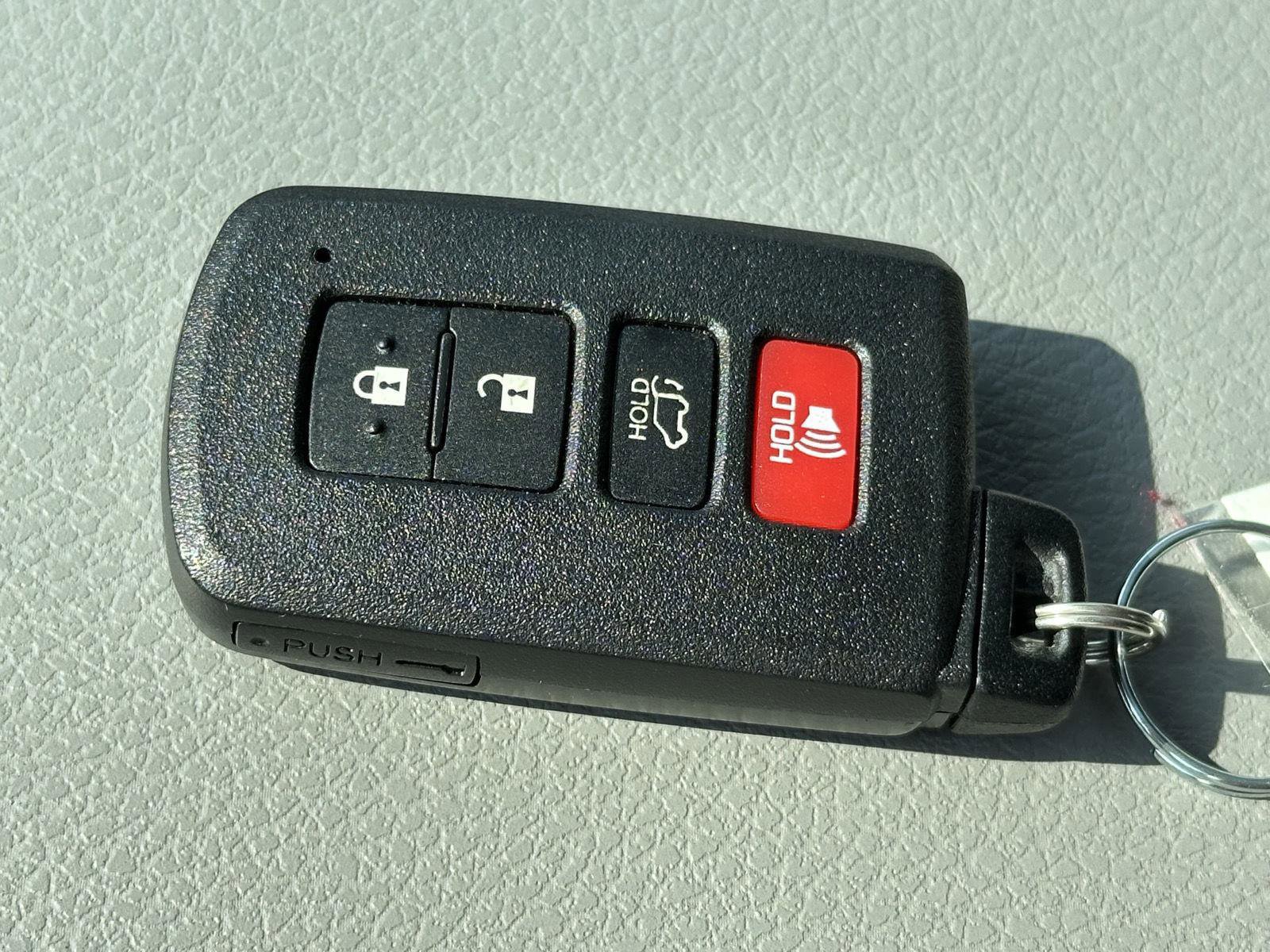 Used 2018 Toyota Highlander Limited image 14