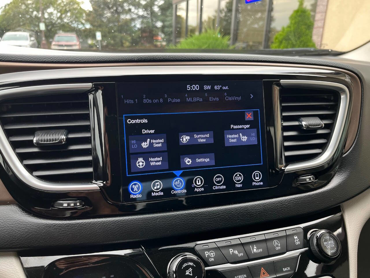 Used 2017 Chrysler Pacifica Touring-L Plus w/ Advanced Safetytec Group image 36