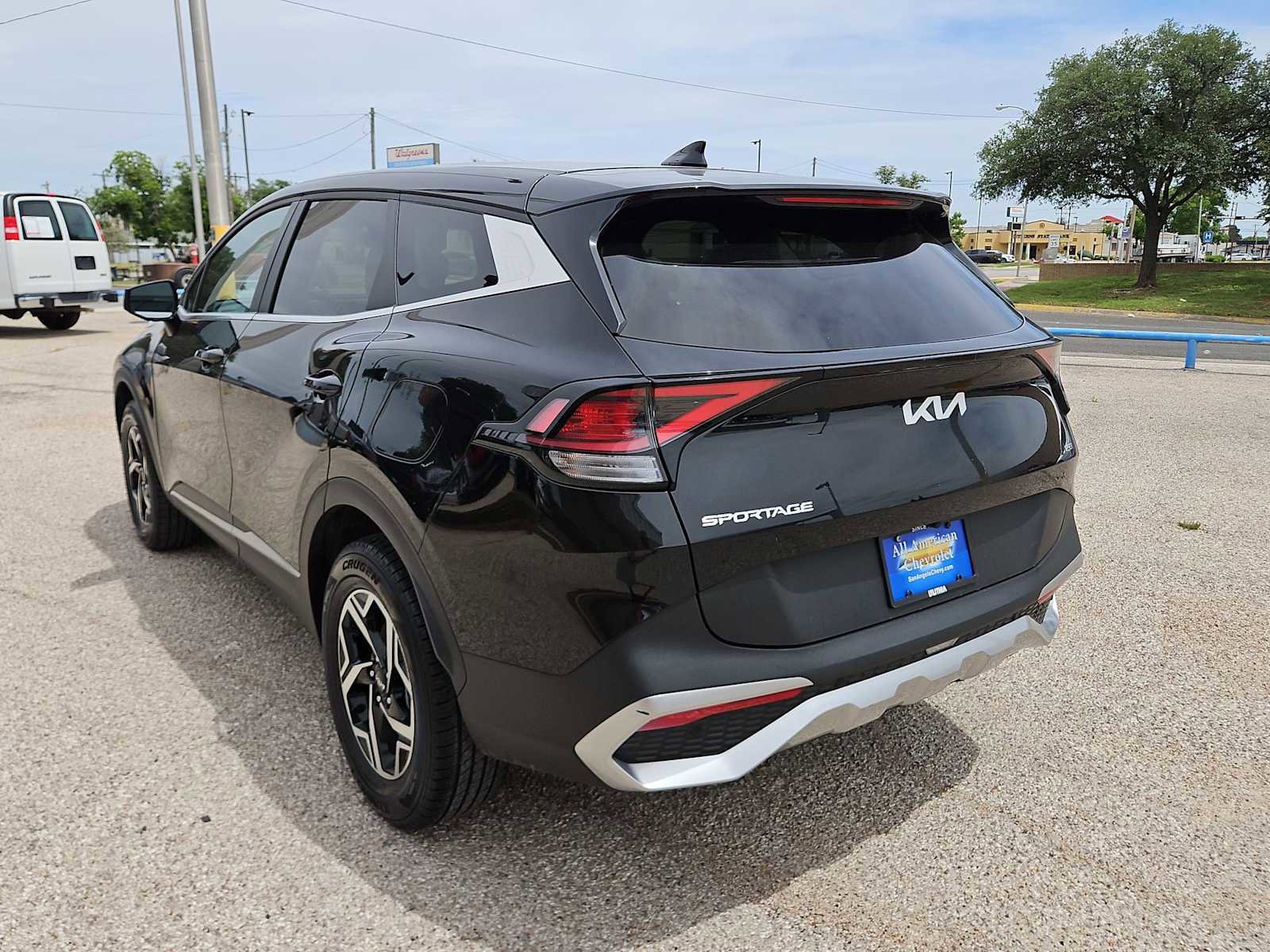 Used 2024 Kia Sportage LX AWD/4WD image 6