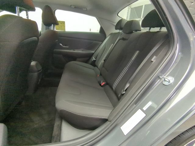 Used 2025 Hyundai Elantra SEL FWD image 28