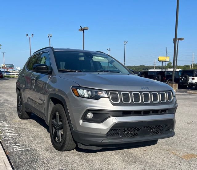 Used 2022 Jeep Compass Latitude FWD image 5