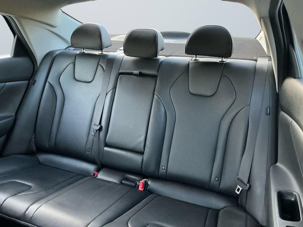 Used 2024 Hyundai Elantra Limited FWD image 14