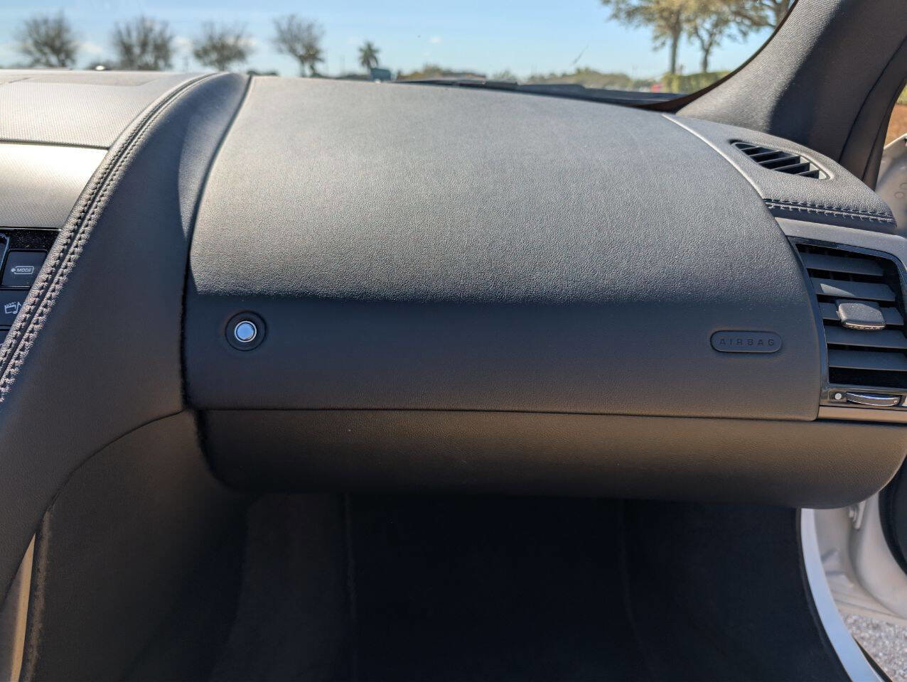 Used 2016 Jaguar F-TYPE Convertible image 21