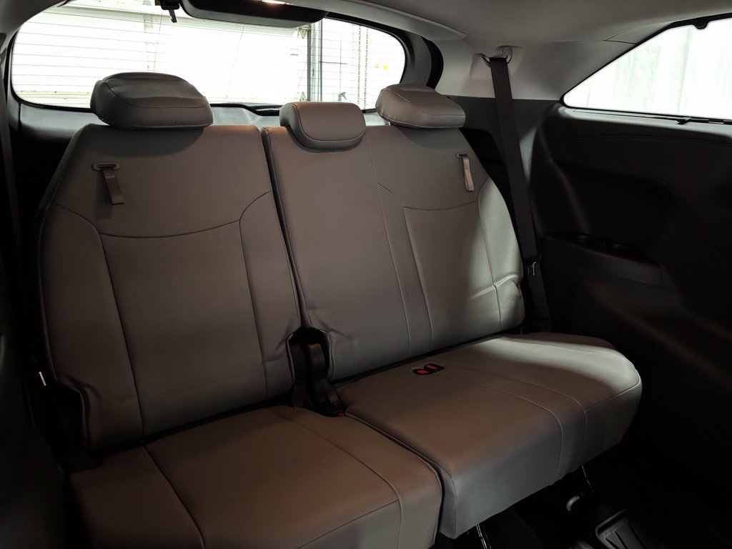 Used 2026 Toyota Sienna XLE AWD/4WD image 60