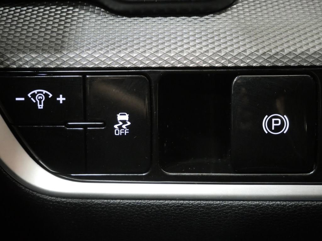 Used 2025 Kia Sportage LX image 14