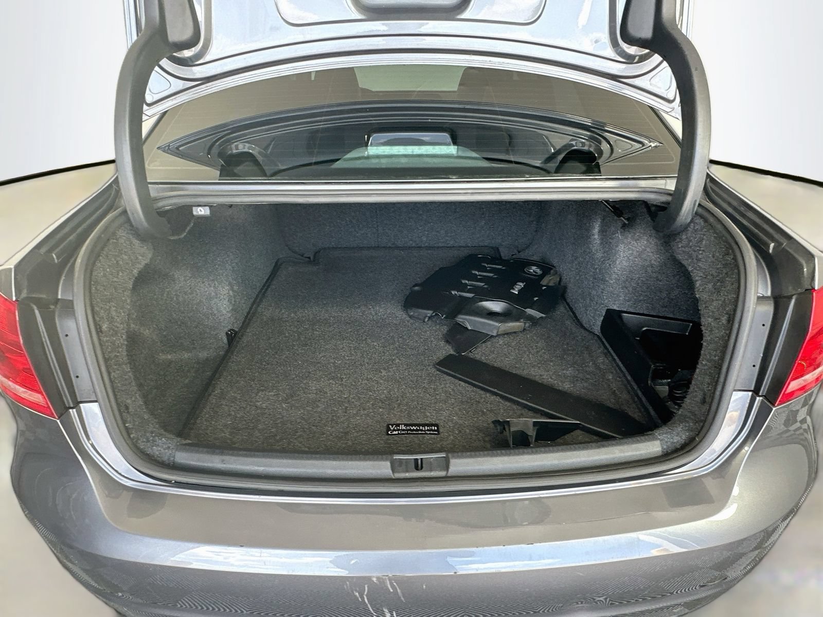 Used 2015 Volkswagen Passat TDI SE FWD image 24