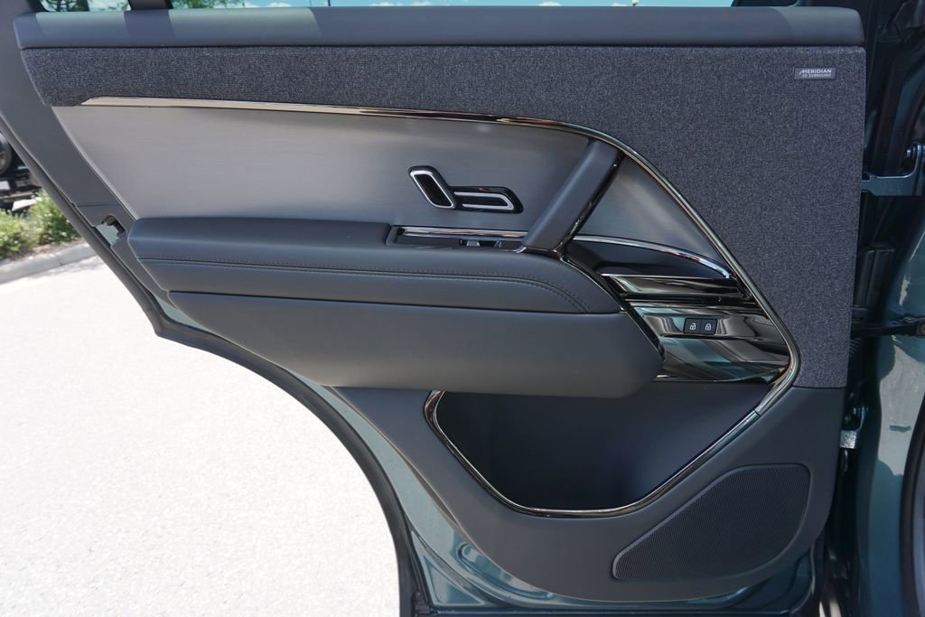 New 2025 Land Rover Range Rover Sport Dynamic SE image 28