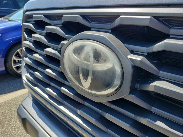 Used 2020 Toyota Tacoma TRD Off-Road AWD/4WD image 11