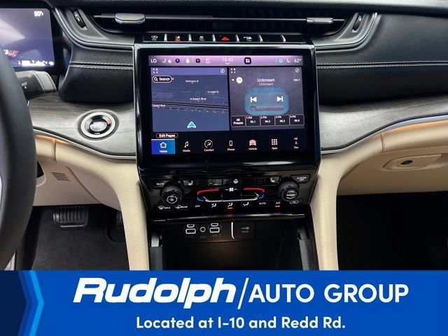 Used 2024 Jeep Grand Cherokee Limited w/ Black Appearance Package image 18