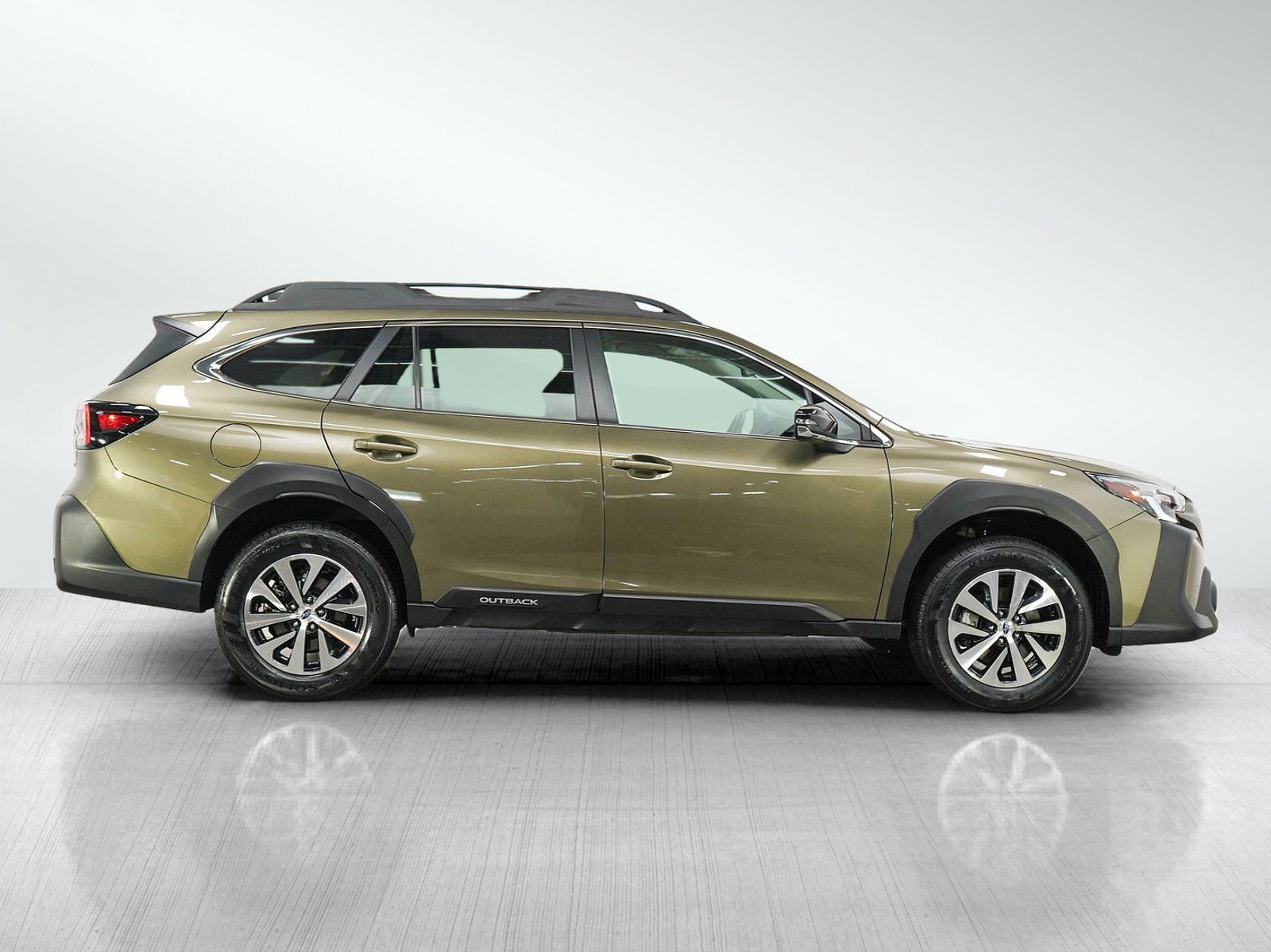 Used 2024 Subaru Outback Premium AWD/4WD image 6