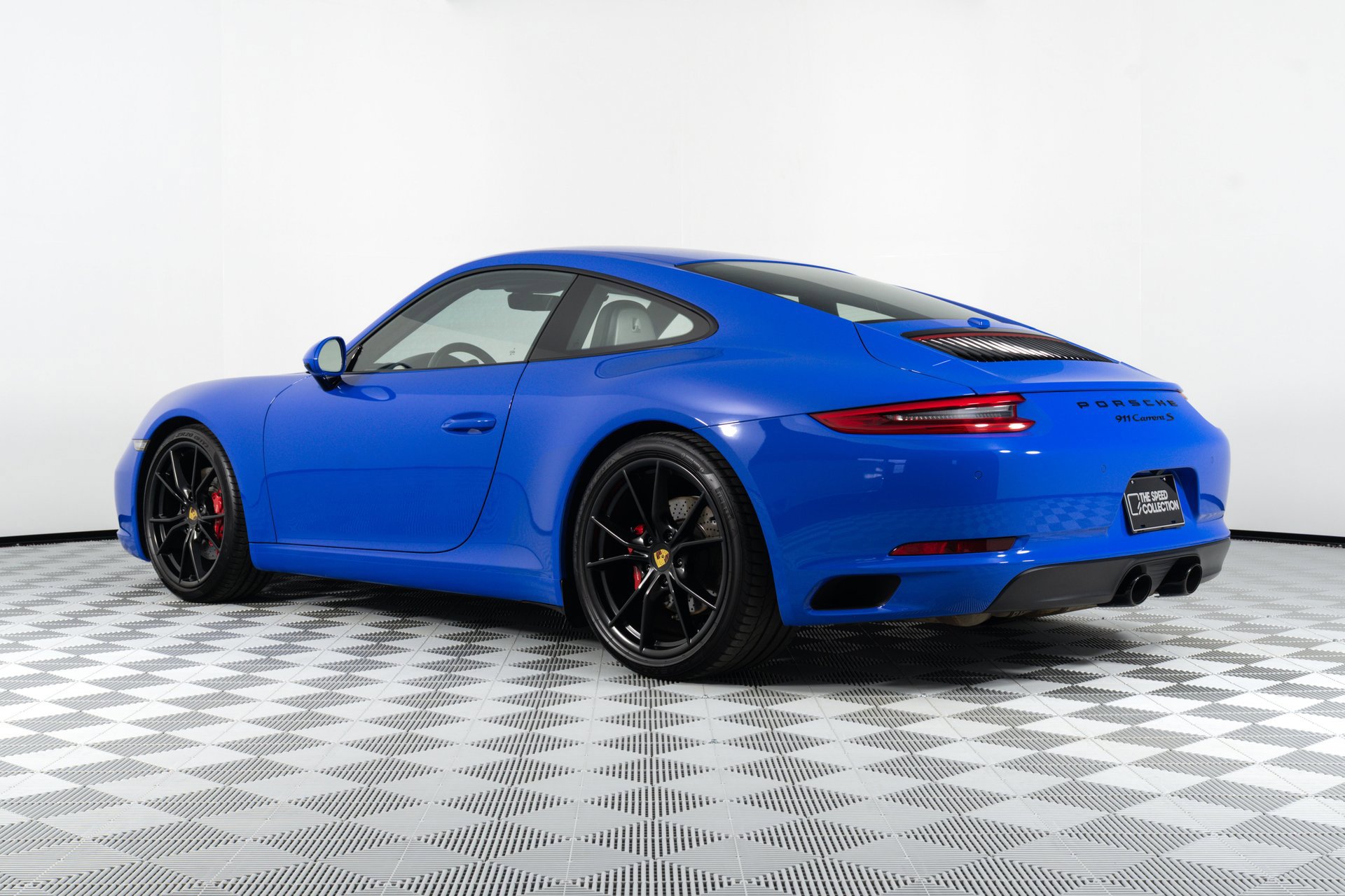 Used 2017 Porsche 911 Carrera S image 5