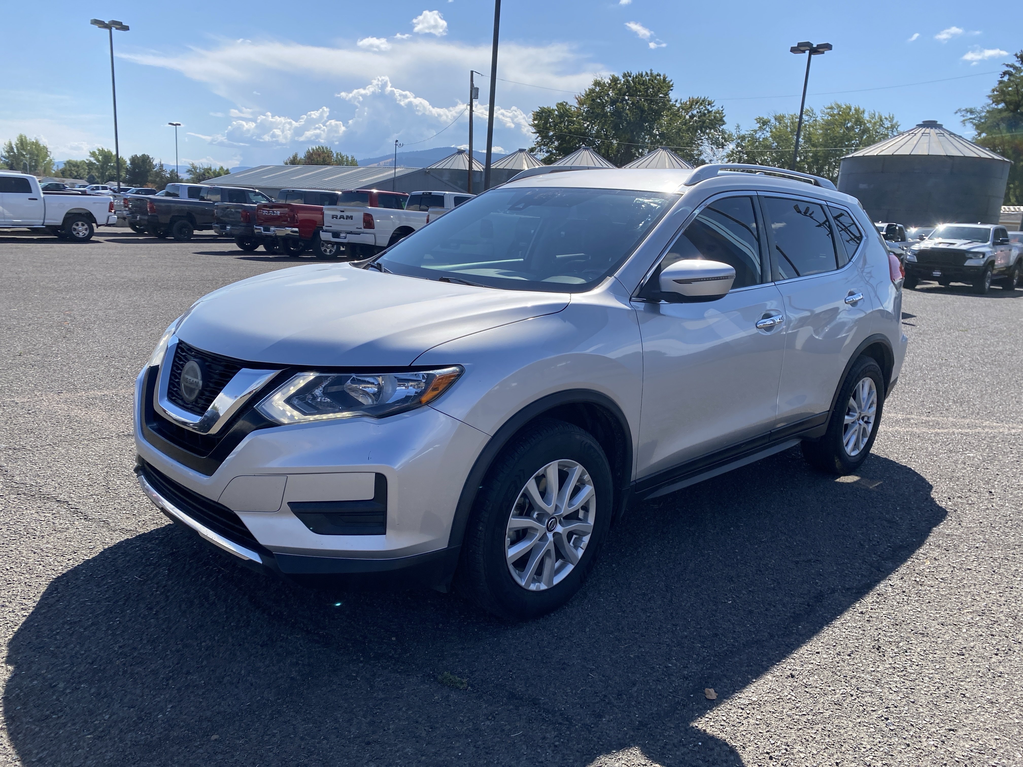 Used 2020 Nissan Rogue SV FWD image 7