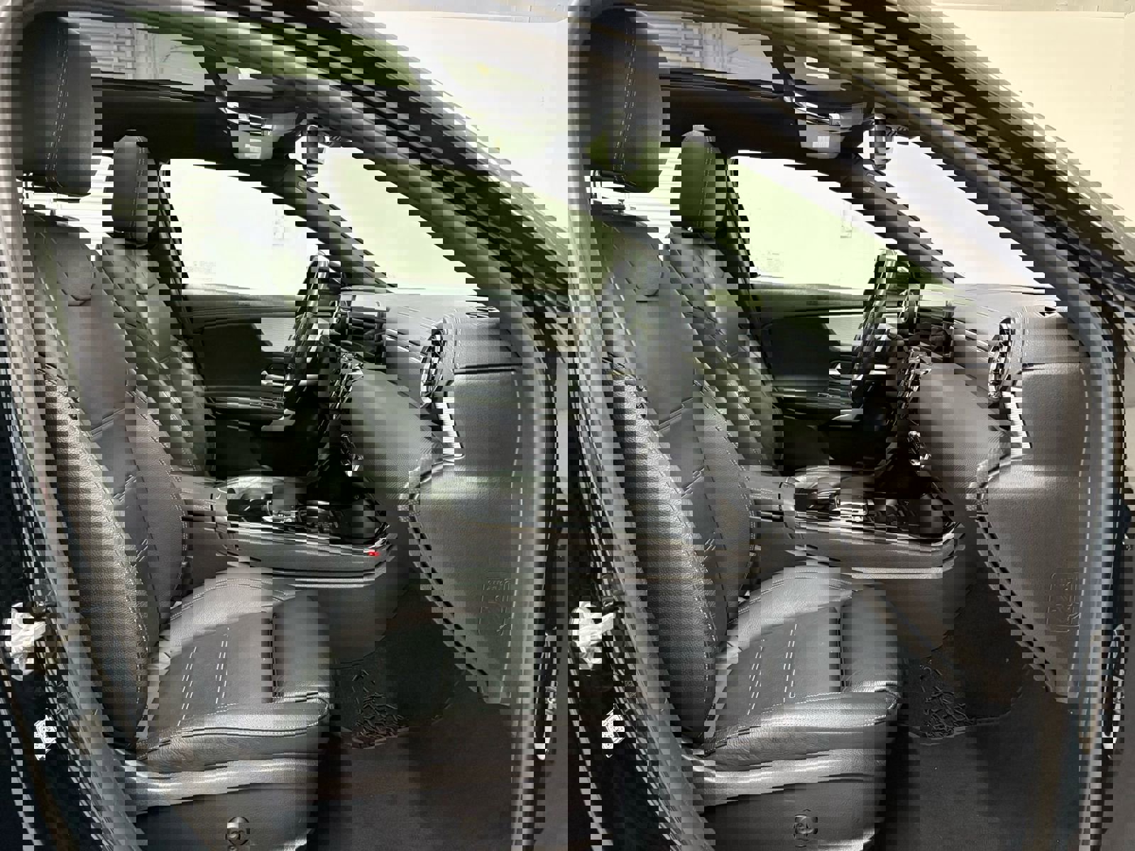 Used 2020 Mercedes-Benz A 220 4MATIC w/ AMG Line image 14