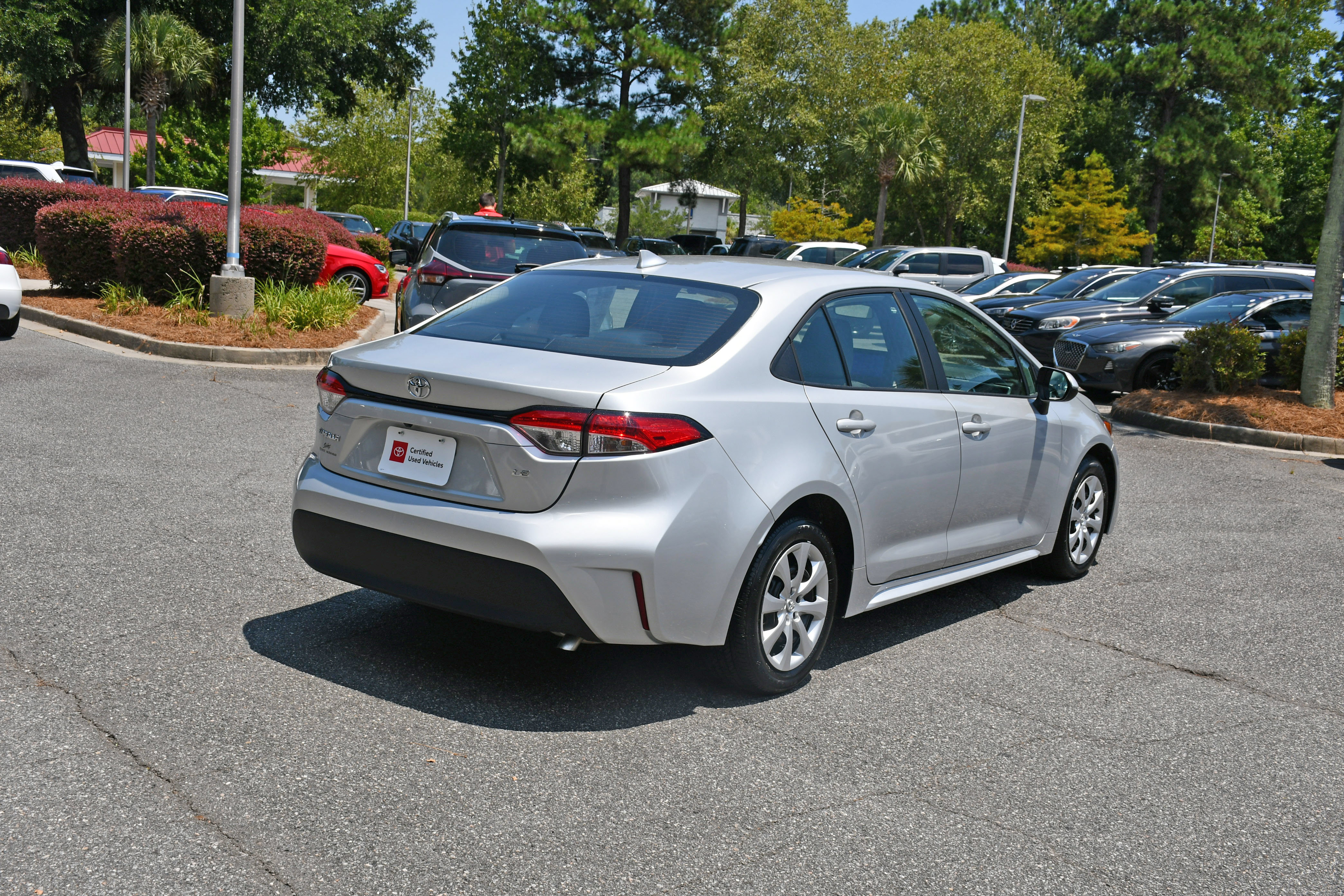 Certified 2025 Toyota Corolla LE FWD image 4