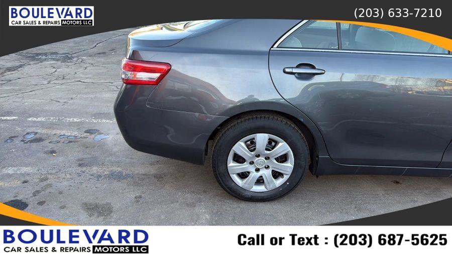 Used 2010 Toyota Camry LE FWD image 11