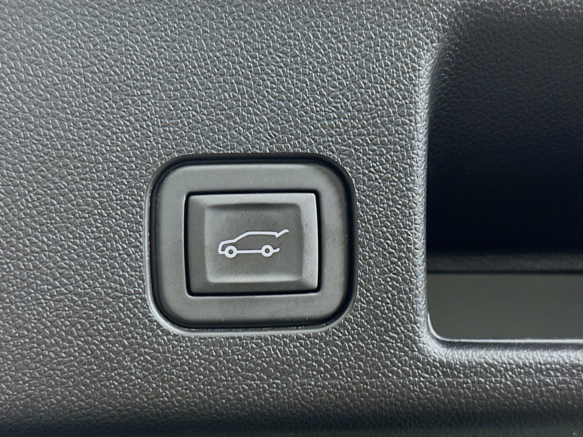 Used 2025 Chevrolet Equinox EV LT w/ Convenience Package image 30