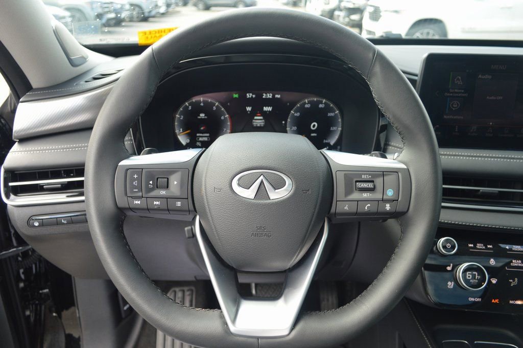 Certified 2025 INFINITI QX60 Luxe w/ Vision Package image 15