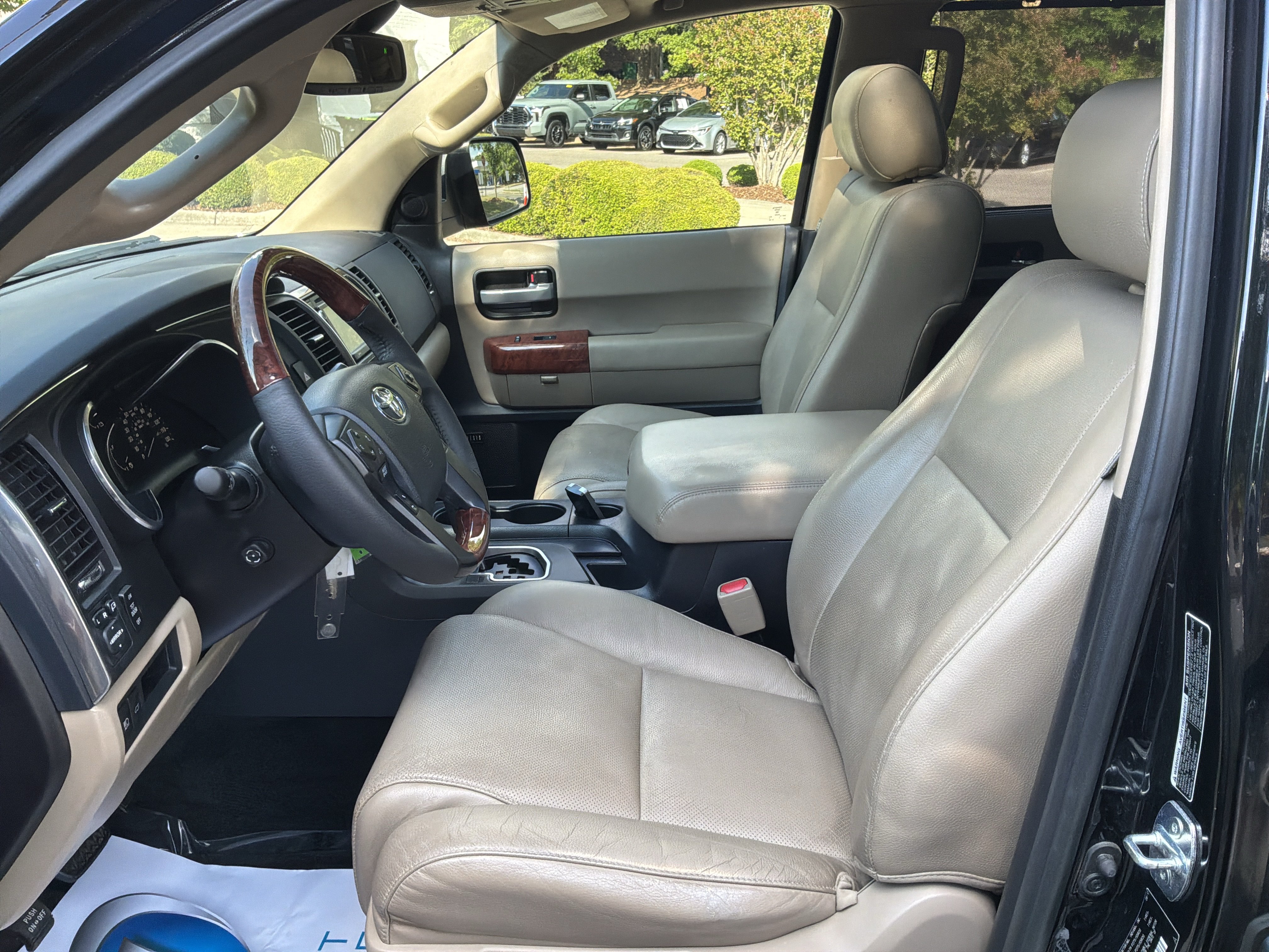 Used 2018 Toyota Sequoia Platinum AWD/4WD image 16