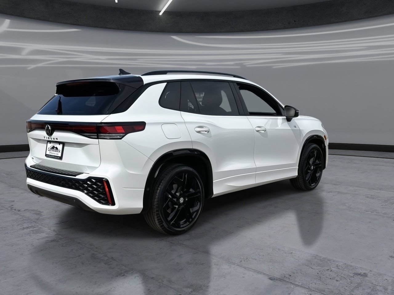 New 2026 Volkswagen Tiguan SE R-Line FWD image 5