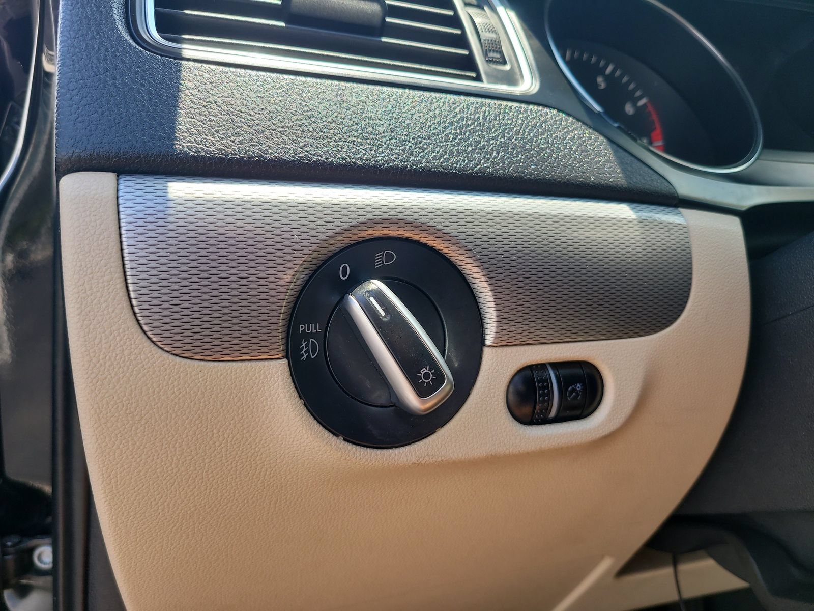 Used 2018 Volkswagen Jetta Wolfsburg Edition FWD image 30