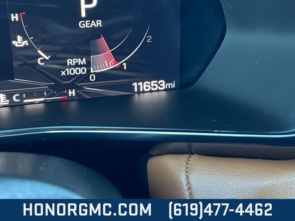 Used 2025 GMC Canyon AT4 image 32