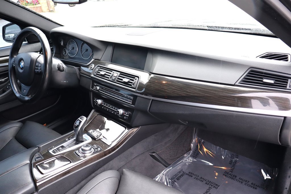 Used 2013 BMW 550i Sedan RWD image 16