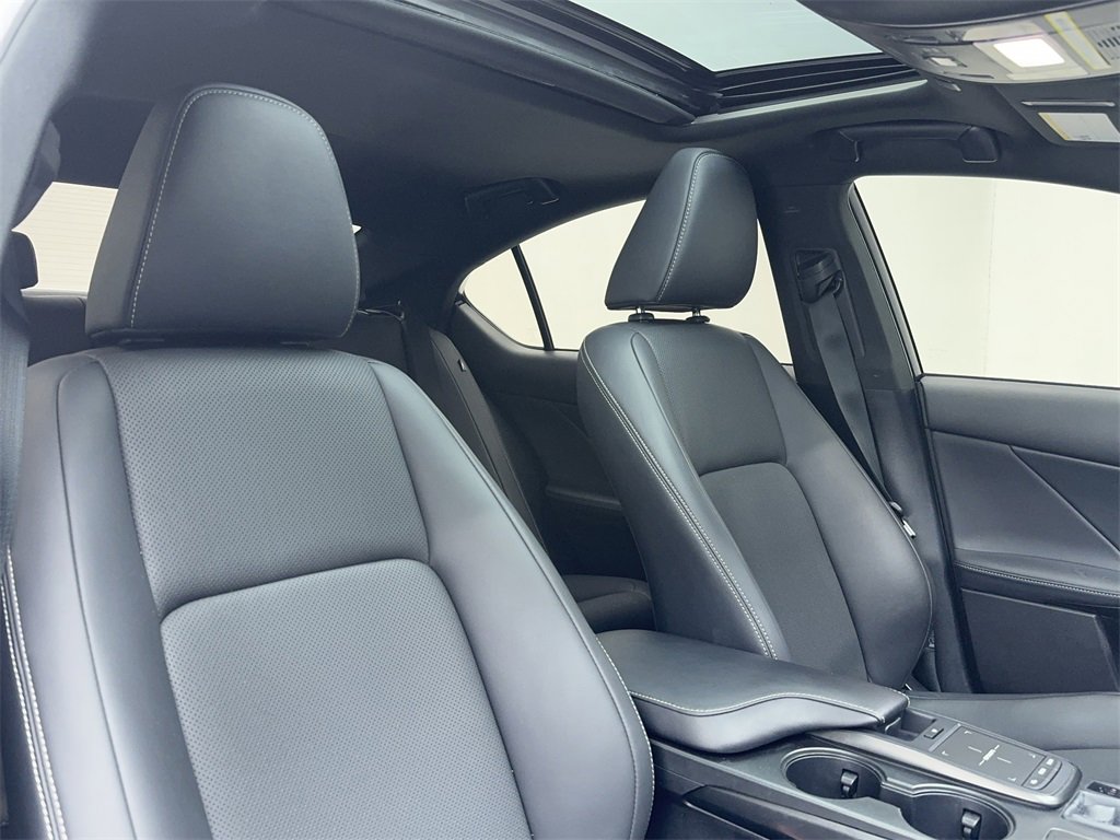 Used 2024 Lexus IS 300 w/ Comfort Package image 43