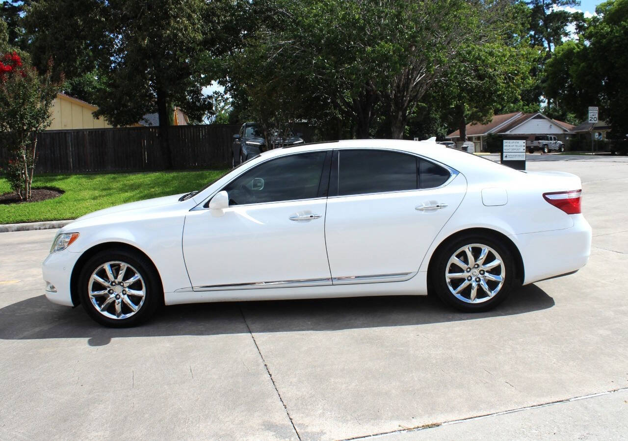 Used 2008 Lexus LS 460 RWD image 3