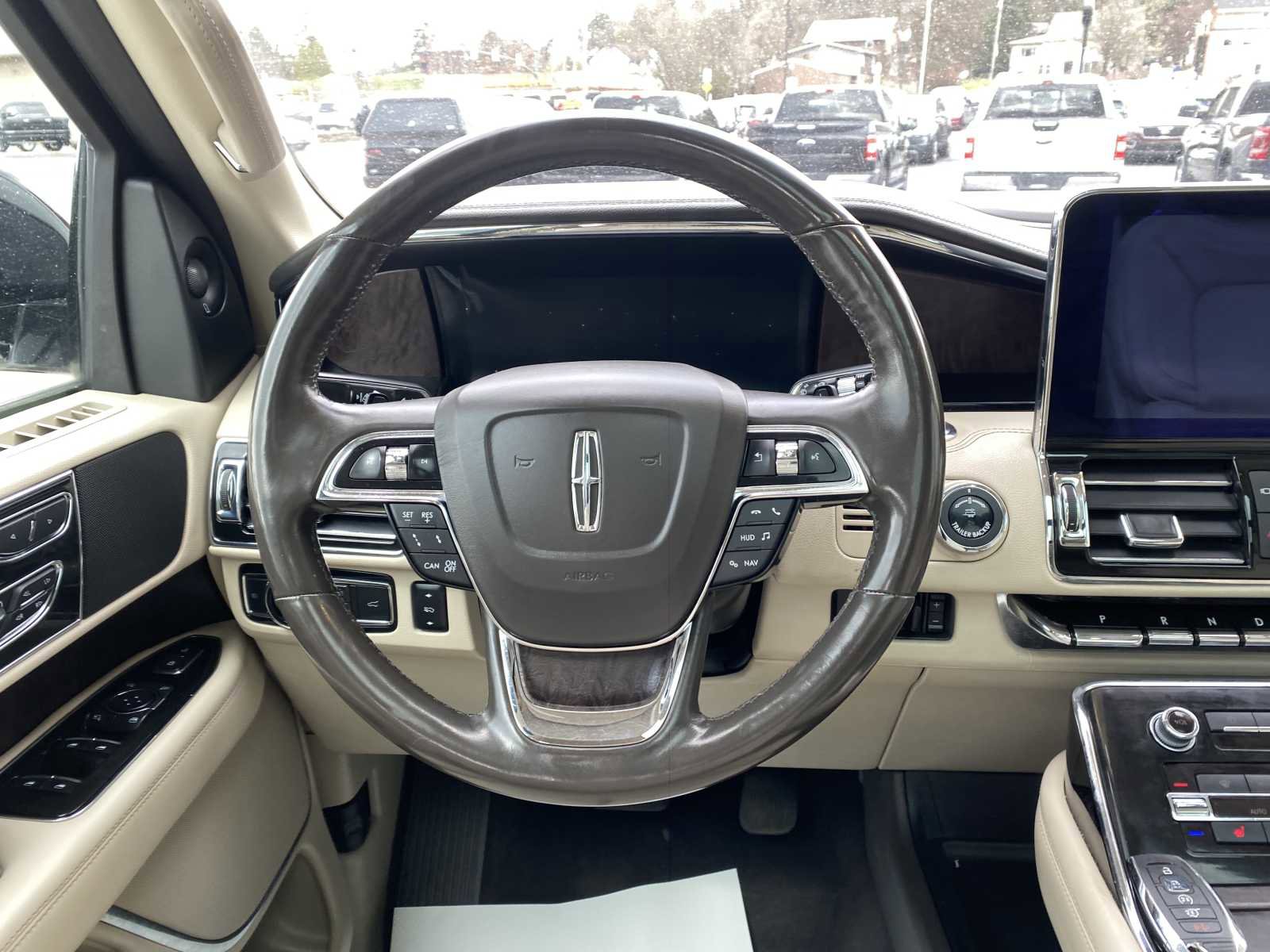 Used 2018 Lincoln Navigator L Reserve w/ Technology Package image 18