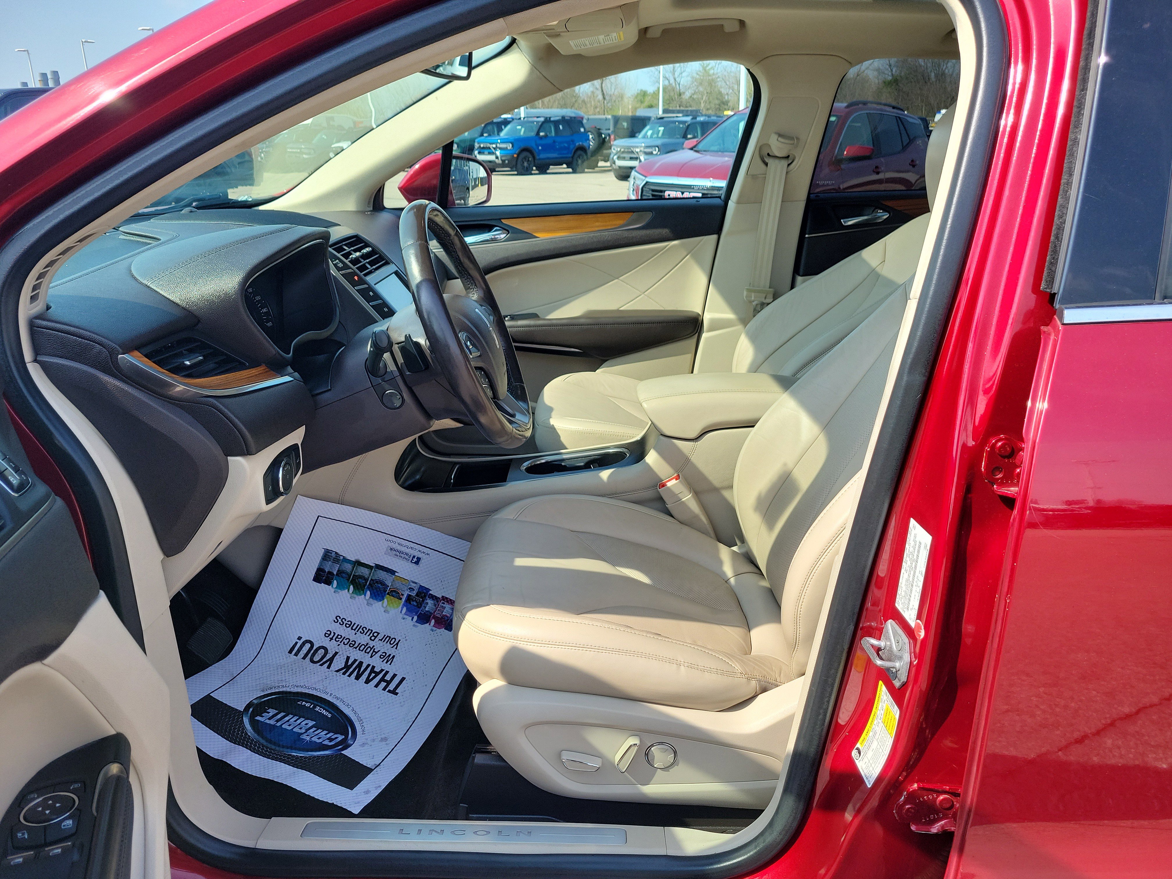 Used 2018 Lincoln MKC Select w/ Select Plus Package image 17