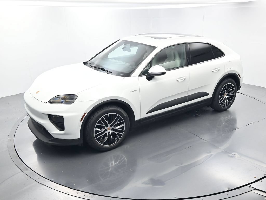 Certified 2025 Porsche Macan Electric RWD image 34