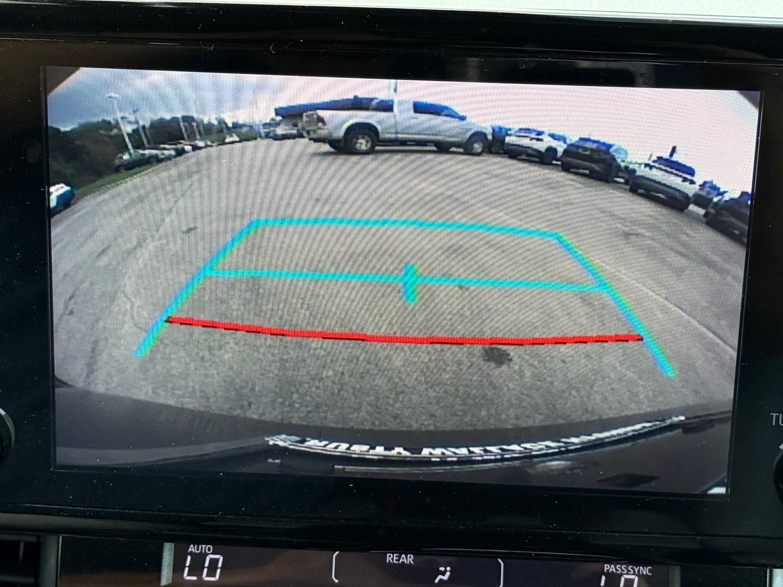 Used 2021 Toyota Sienna XLE FWD image 28