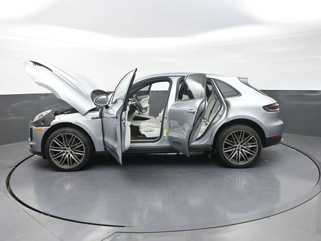 Used 2019 Porsche Macan AWD/4WD image 42